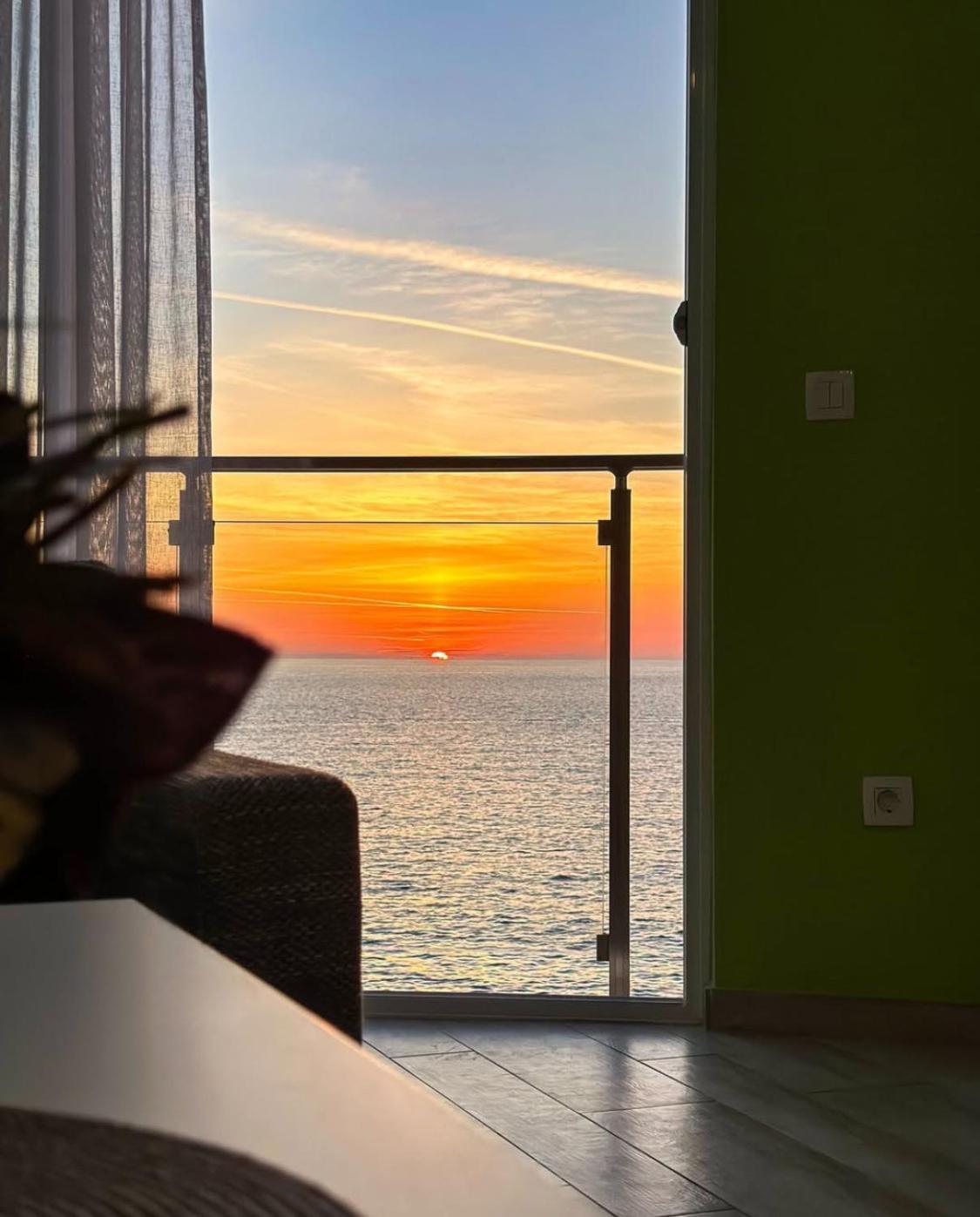 Paradise Beachfront View 1 Bar Εξωτερικό φωτογραφία