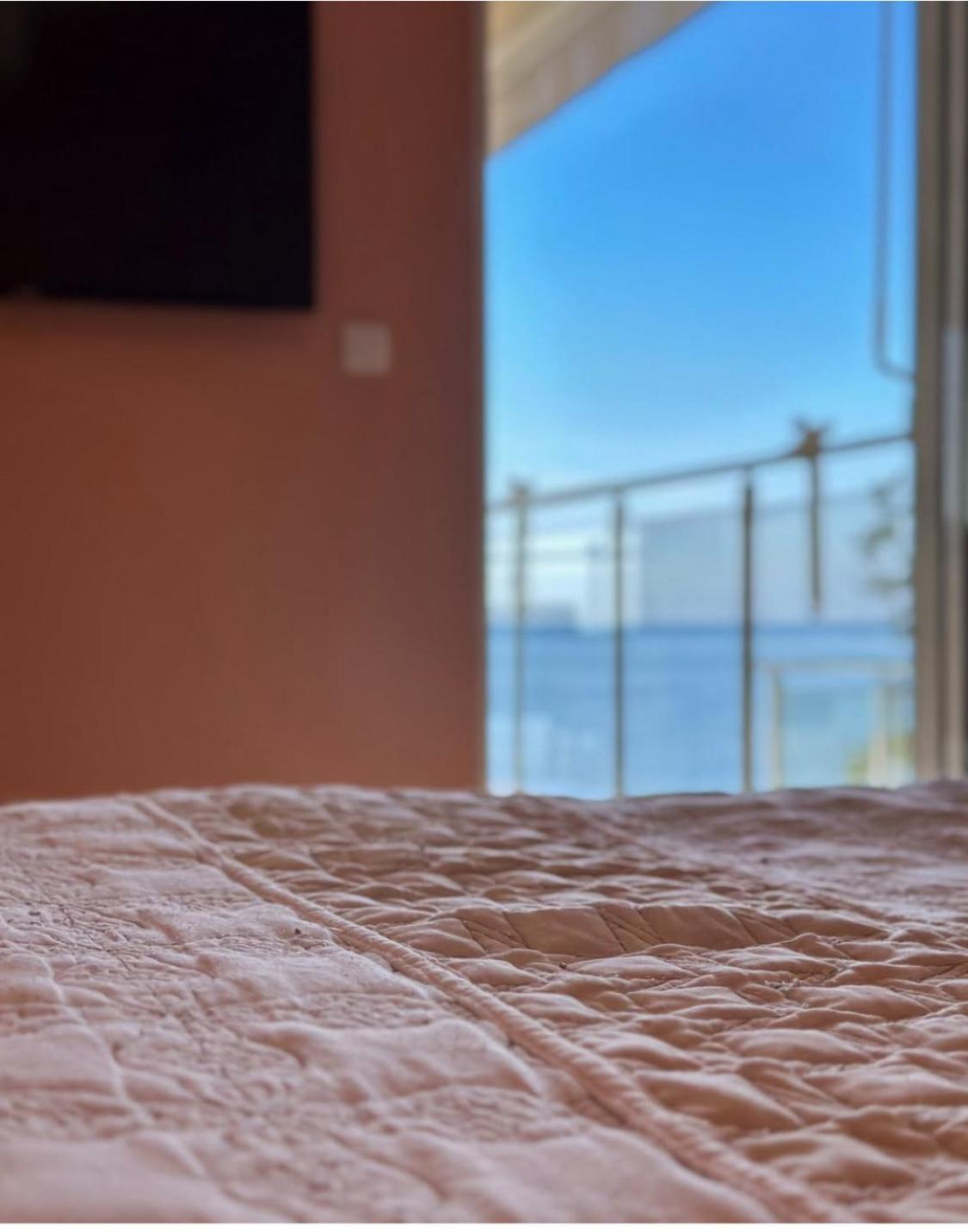 Paradise Beachfront View 1 Bar Εξωτερικό φωτογραφία